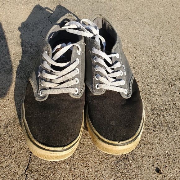 Vans Shoes sz 10.5 - Picture 3 of 7